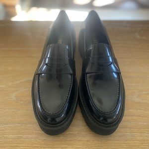 Never worn Stuart Weitzman loafers in perfect condition!!